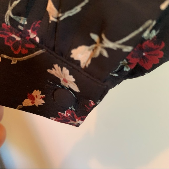 Dee Elly - Floral Skater Deep Cut Mini Dress - SZ M - Worn Once - Picture 3 of 6